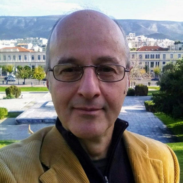 Αθανασιος Κολλυρης, Athanassios Kollyris: Social Media Manager, Content Manager, UX Designer 
